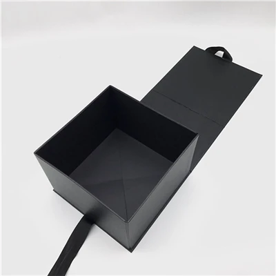 Ambalaj cutie de carton rigid negru mat